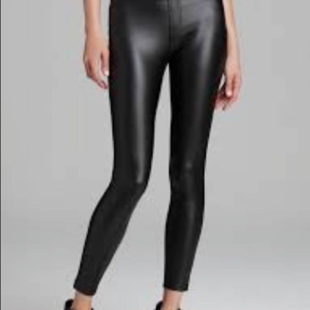 HUE black faux leather leggings XS